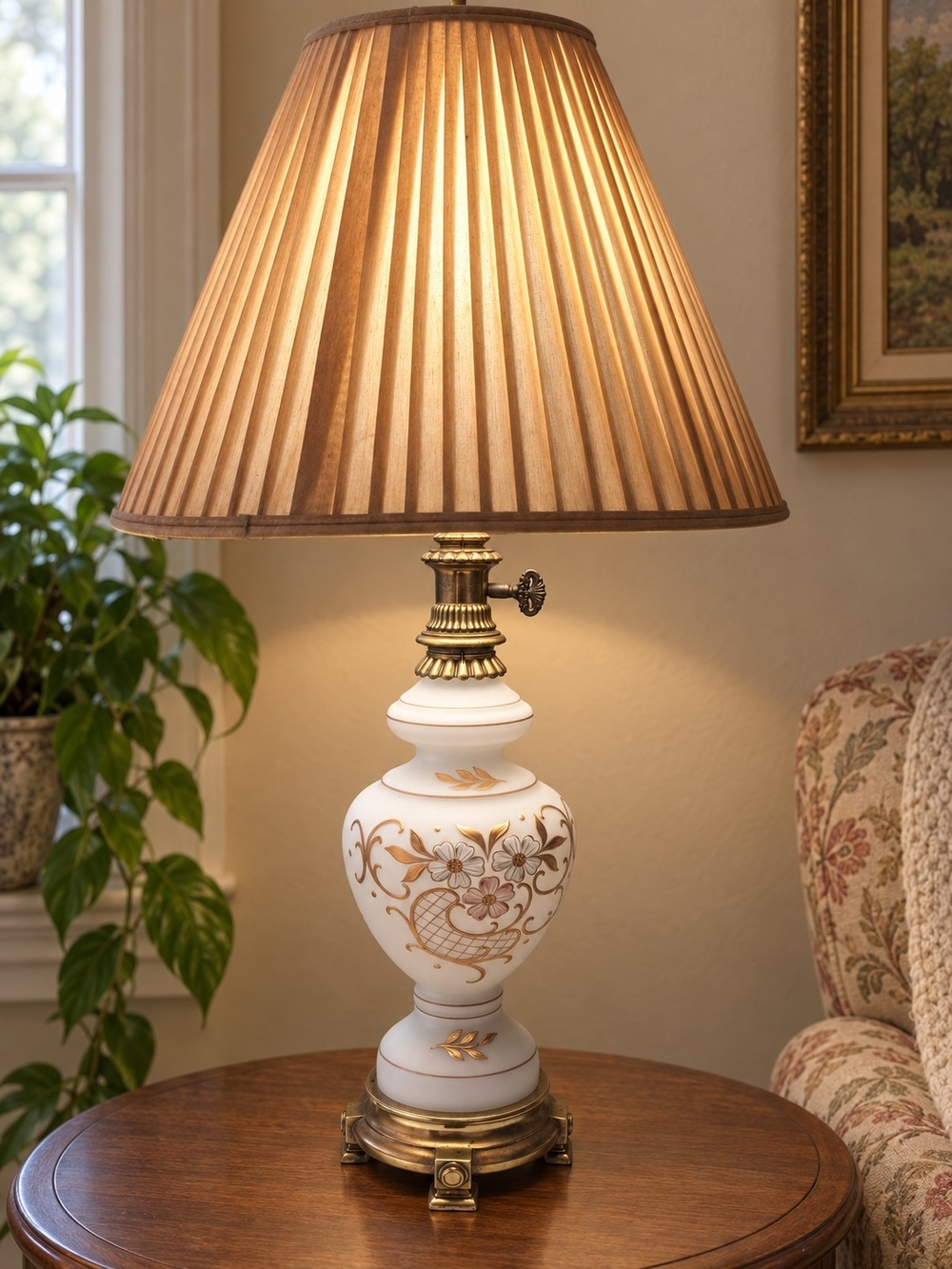 Classic White and Gold Floral Table Lamp - Brand